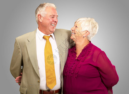 幸福的老年夫妇的图片