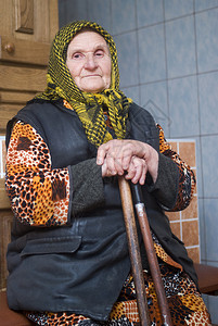 东欧贫穷老年妇女图片