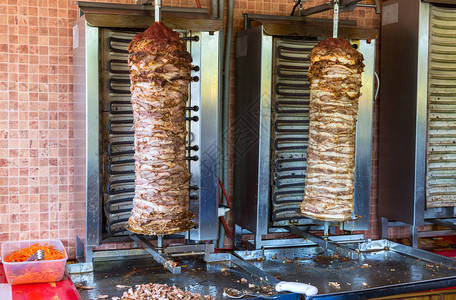 传统快餐土耳其烤肉烧烤炉上图片
