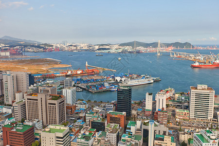 釜山港国际客运站从釜山塔远眺图片