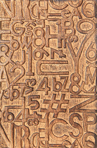 字母和数字刻在木块上图片