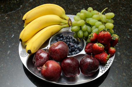 水果盘由豆苹果蓝莓葡图片
