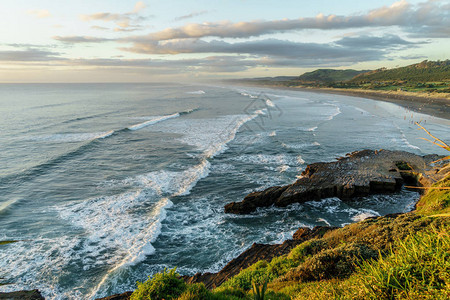 新西兰时海洋和岩石海图片