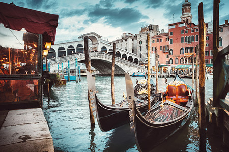 意大利威尼斯的里亚托桥景观使用VSCO预图片