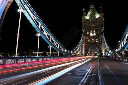 晚上的塔桥伦敦图片