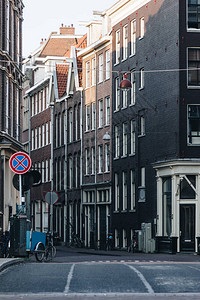 荷兰阿姆斯特丹旧建筑街的景点拍摄荷背景图片
