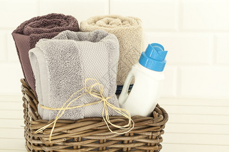 毛巾和洗衣液图片