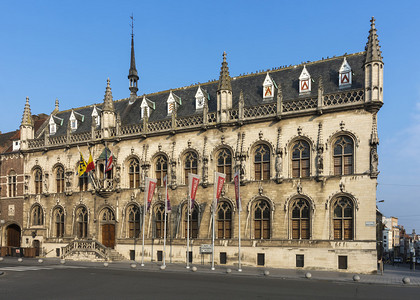 比利时Kortrijk市政厅在阳图片