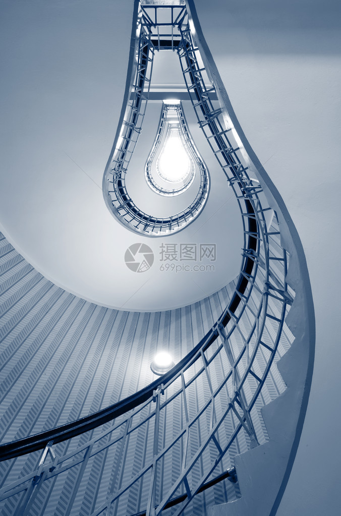 灯泡形状的楼梯的抽象图像图片