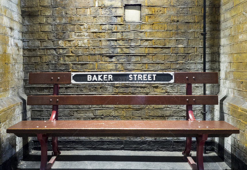 贝克街地铁站的长凳图片
