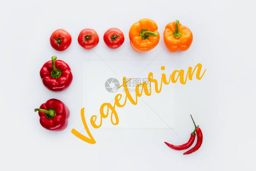 蔬菜边框的顶部视图上面有文字本在白色图片