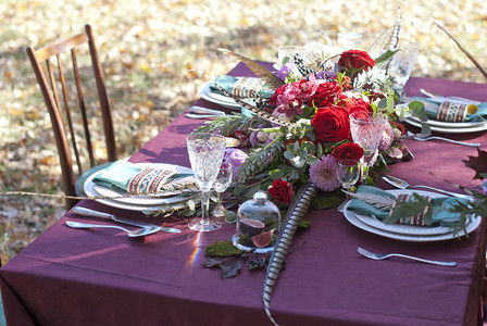 户外婚礼餐桌布置秋天的气图片
