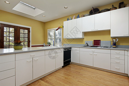 家里的厨房天窗高清图片