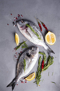 生鱼烹饪和原料图片