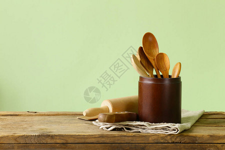 厨房背景木制餐桌内图片