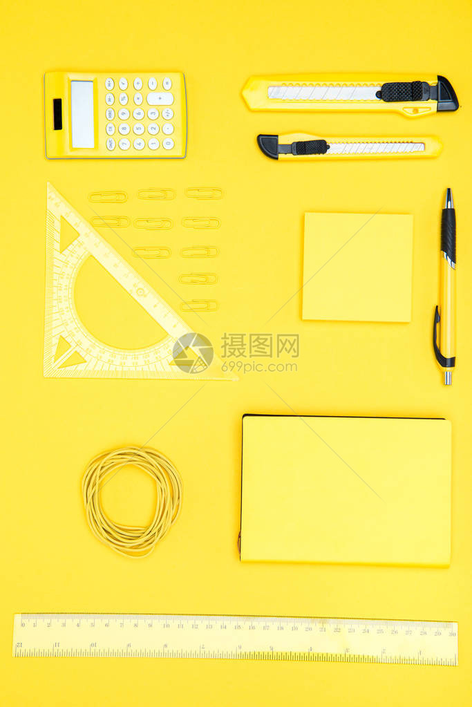 黄色计算器和办公用图片