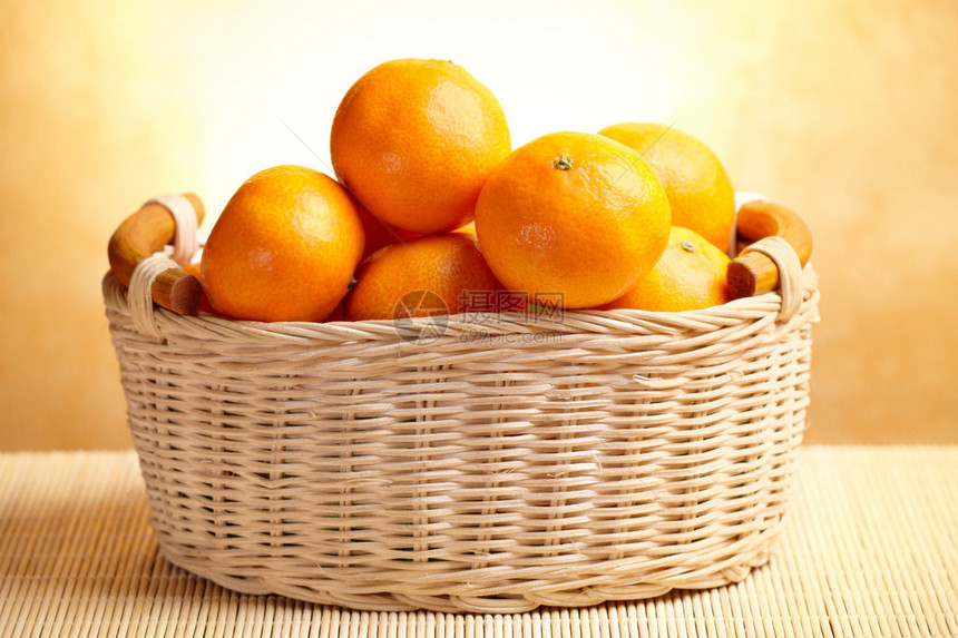 篮子里的柑橘图片