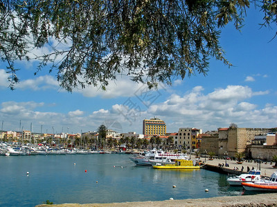 意大利撒丁岛市旧城区港口A图片