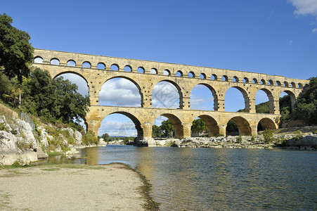这座桥是Unesco世界遗产地位于法图片