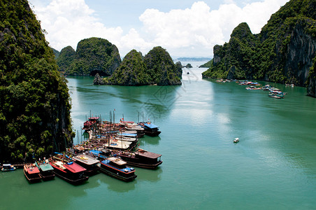 越南下龙湾的旅游船亚洲图片