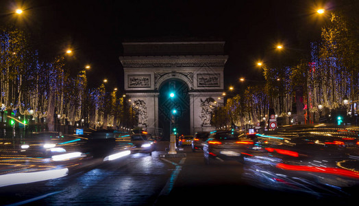 巴黎的夏冠Elysees在圣诞节和TriumphalArch的图片