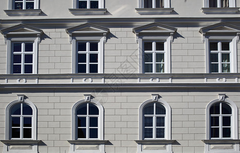 旧式建筑立面的窗户图片