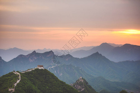 万里长城箭口荒原段高清图片