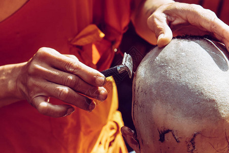 剃发仪式佛教戒律图片