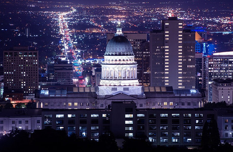 盐湖城犹他州国会大厦夜间全景图片