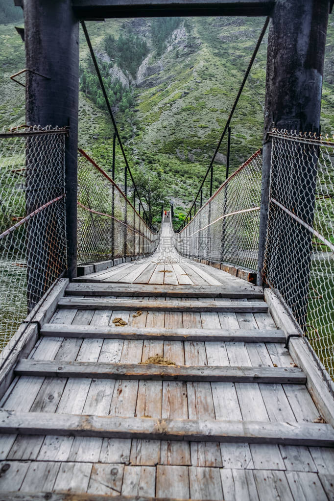 俄罗斯阿尔泰喜马拉雅山木桥和图片