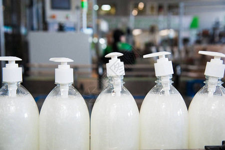 塑料瓶灌装线化工行业背景