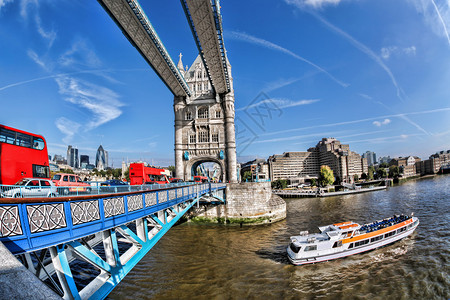 英国伦敦塔桥配有红色图片