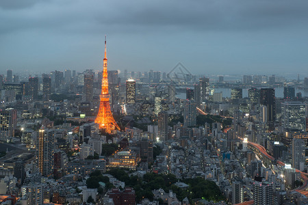 日本东京日落时的东京城市天际线图片