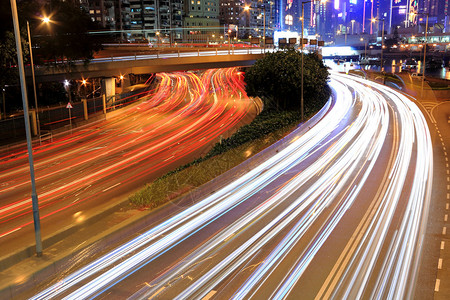 夜间城市道路图片