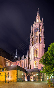 法兰克福大教堂夜景图片