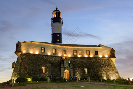 在全圣湾和萨尔瓦多市巴伊亚主要旅游热点之一前变成博物馆SalamaLigh背景图片