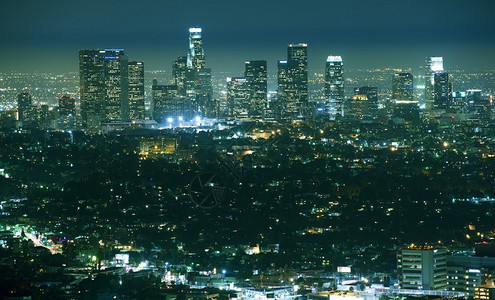 洛杉矶夜间全景黑暗之后的城市景色图片