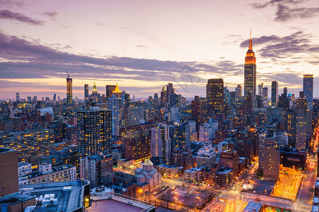 日落时的纽约市中心天际线图片