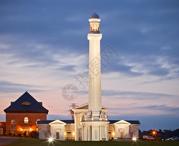 美国肯塔基州路易斯维尔世界上最古老的装饰水塔日落或日出时著图片