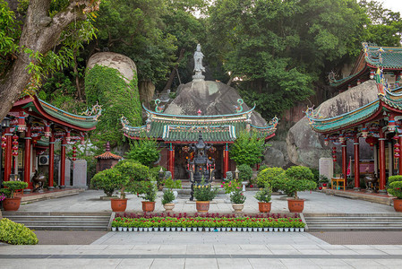 太阳光岩洞莲花古浪峪高清图片