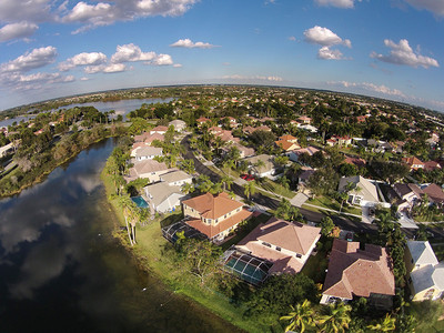 佛罗里达市郊水边住背景图片