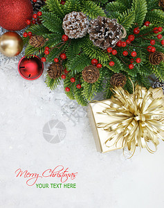 装饰圣诞背景与装饰品和礼物图片