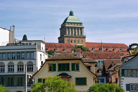 瑞士苏黎世大学主楼从林登霍高清图片