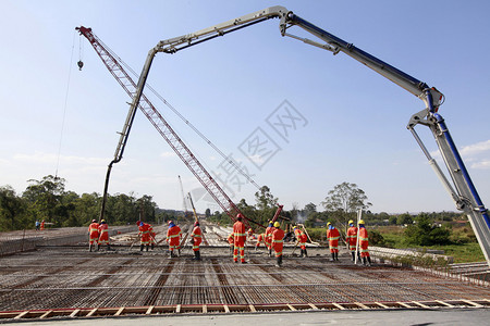 在布拉齐尔公路建设中图片