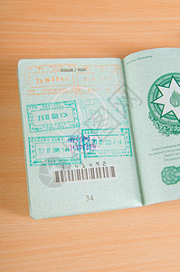 带有机场邮票的护照图片