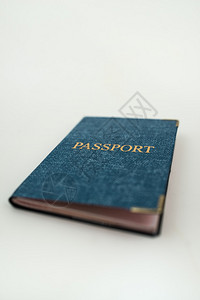 蓝色封面的护照背景图片