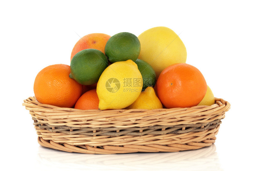 篮子里的柑橘类水果图片