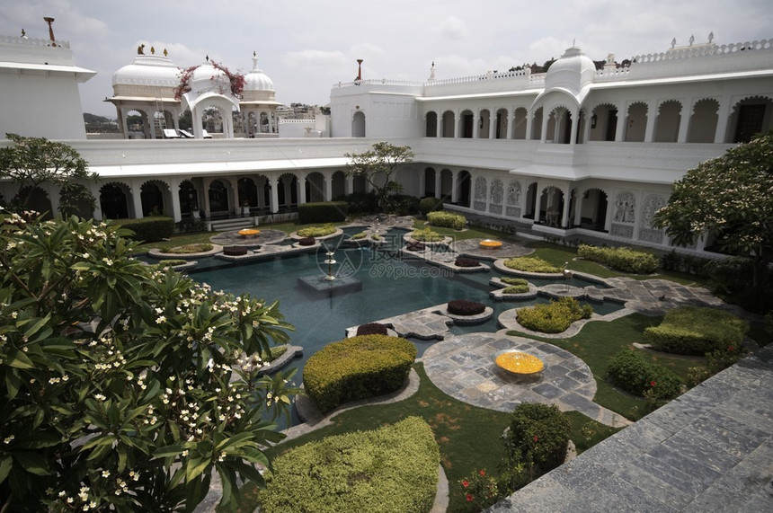 印度拉贾斯坦邦Udaipur湖宫庭院图片