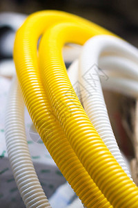 黄色柔导管光纤电缆外壳电气通信设图片