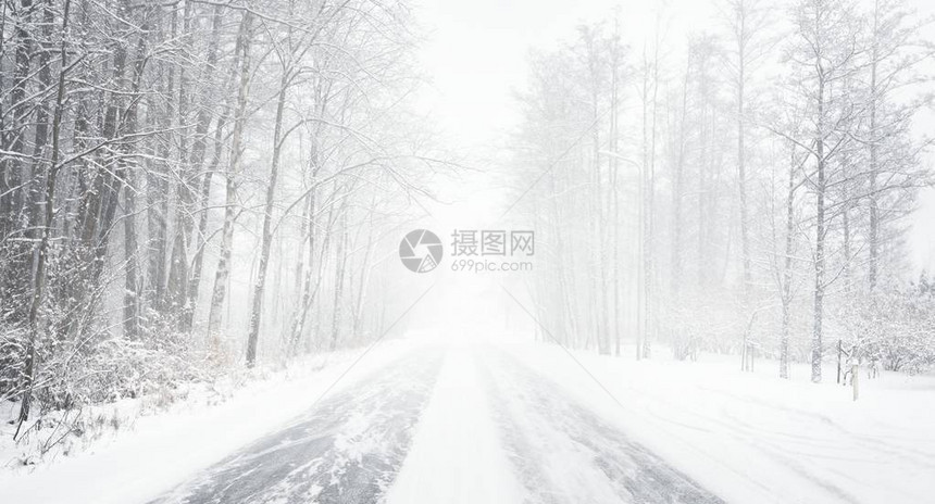 拉脱维亚暴风雪期图片